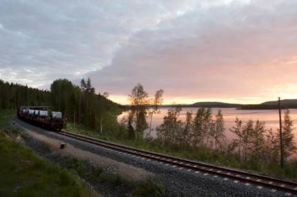 Mark- och fastighetsfrågor Järnvägsbygge innefattar en lång planeringsprocess och byggtid Kompletterande