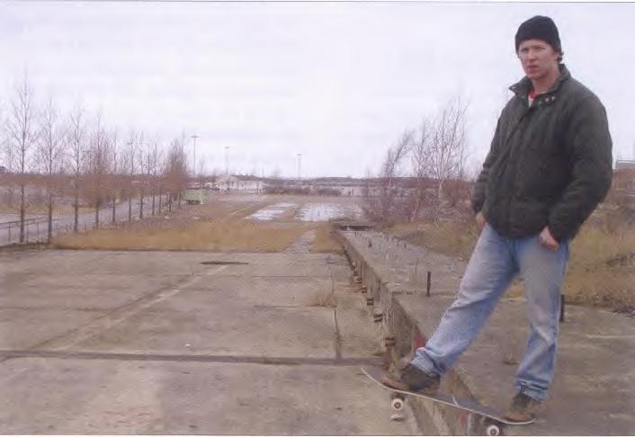 kyrkvinh 1 - /-kr I H L/ LUV4 Nya sätt att arbeta växer fram Hur ska man ta tillvara ungdomars initiativ i planeringen? Det är frågan i ett av de FoU-projekt som ingår i Moviums ramprogram Pr 2004.
