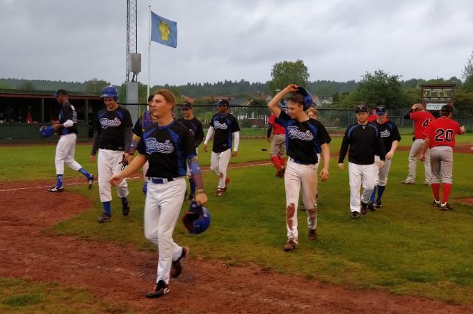 VERKSAMHETSBERÄTTELSE 2017 Nationella serieverksamheten Elitserien Baseboll Elitserien 2017 gick tillbaka till två-match-helger efter förra säsongens tre matcher per helg, detta gjordes för att