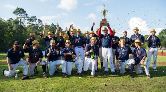 SVENSKA BASEBOLL OCH SOFTBOLL FÖRBUNDET NATIONELLA SERIER OCH RESULTAT Elitserien Baseboll Grundserien Sölvesborg SC 22 17 5 34 Sundbyberg BSC 22 15 7 30 Rättvik BSK 22 15 7 30 Leksand BSK 22 14 8 28