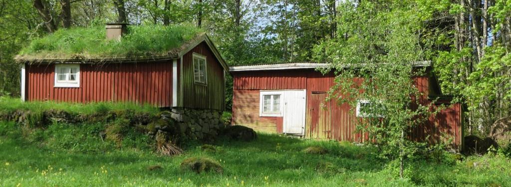 Båtsmanstorpet Djuramålastugan och den gamla ladugården ligger långt ifrån Djuramåla by.