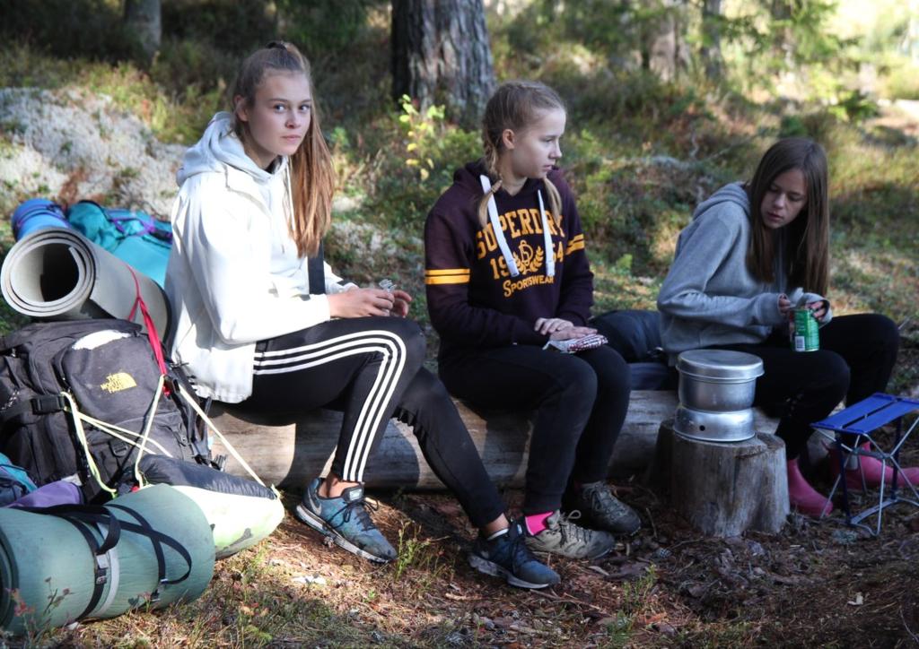 Efter paus där vandrar vi vidare till övernattningsplatsen i