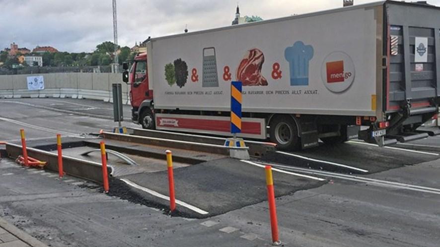 Sida 7 (15) Figur 5 Spårviddshinder med ramp, exempel från Slussen Kista bussterminal Kista bussterminal trafikeras av både linje 178 och 179.