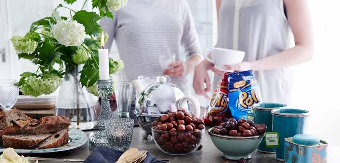 Amortering av lån Kunder Konsumenter De totala intäkterna uppgick till 5 784 Mkr. Cloettas största kundkategori är dagligvaruhandeln. Servicehandeln är också en mycket viktig kundgrupp.