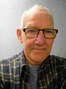 I bigården JAN-UNO ANDERSSON Jan-Uno Andersson heter jag och bor i Slöinge i Falkenbergs kommun i Halland.