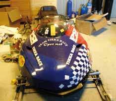 efter att jag värmt upp övre kanten på avgasporten med en gassvets. Det visade sig att det blev så varmt på avgassidan att stålfodret expanderade in i cylindern och tog kolven direkt.
