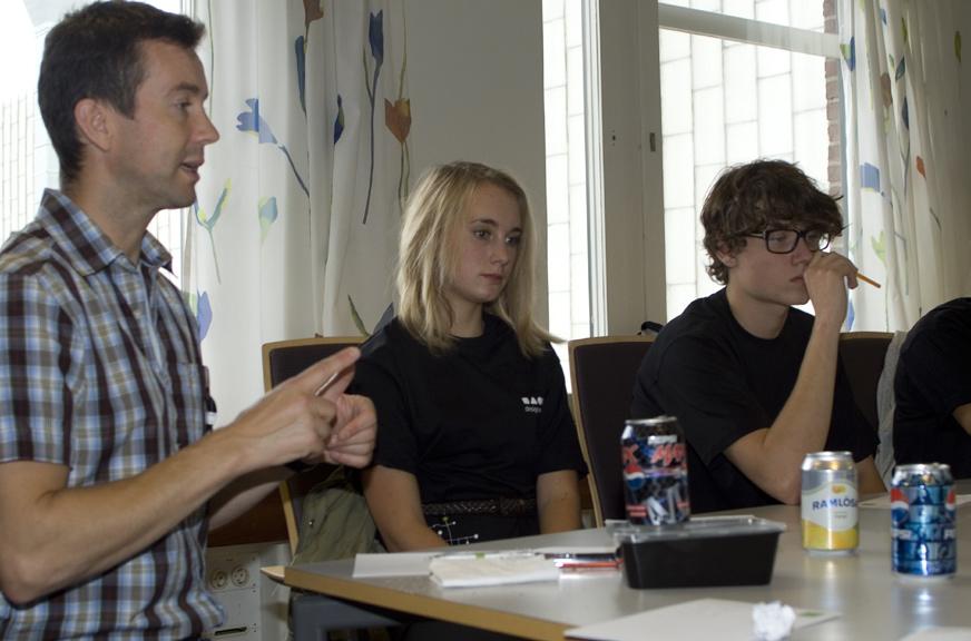 Designprocessen Utgångspunkter Efter att vi fått information om tävlingsbidraget började vi med brainstorming och resultatet av några olika sådana fällen blev en massa idéer.