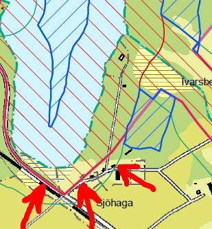 I den här bilden visas ett område där gränsen för det tidigare strandskyddet (rosa linje) går närmare stranden än 100 meter, jämför med den tunna gröna linje som anger 100 meter från stranden.
