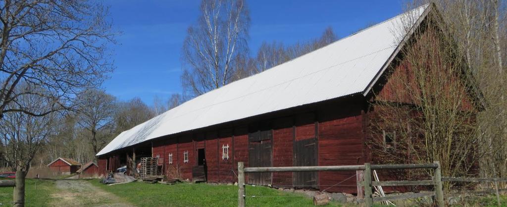 parstuga och färgskalan med de faluröda väggarna.