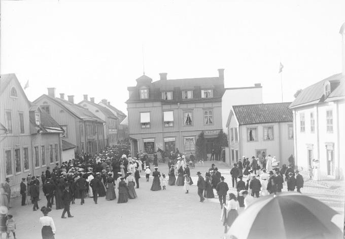 ÅRSMÖTE TISDAG 28 FEBRUARI 2017 Klockan 18:00 SKB:s lokal på Norra Tullportsgatan i Östhammar 1. Val av ordförande och sekreterare för mötet. 2. Val av protokolljusterare tillika rösträknare. 3.