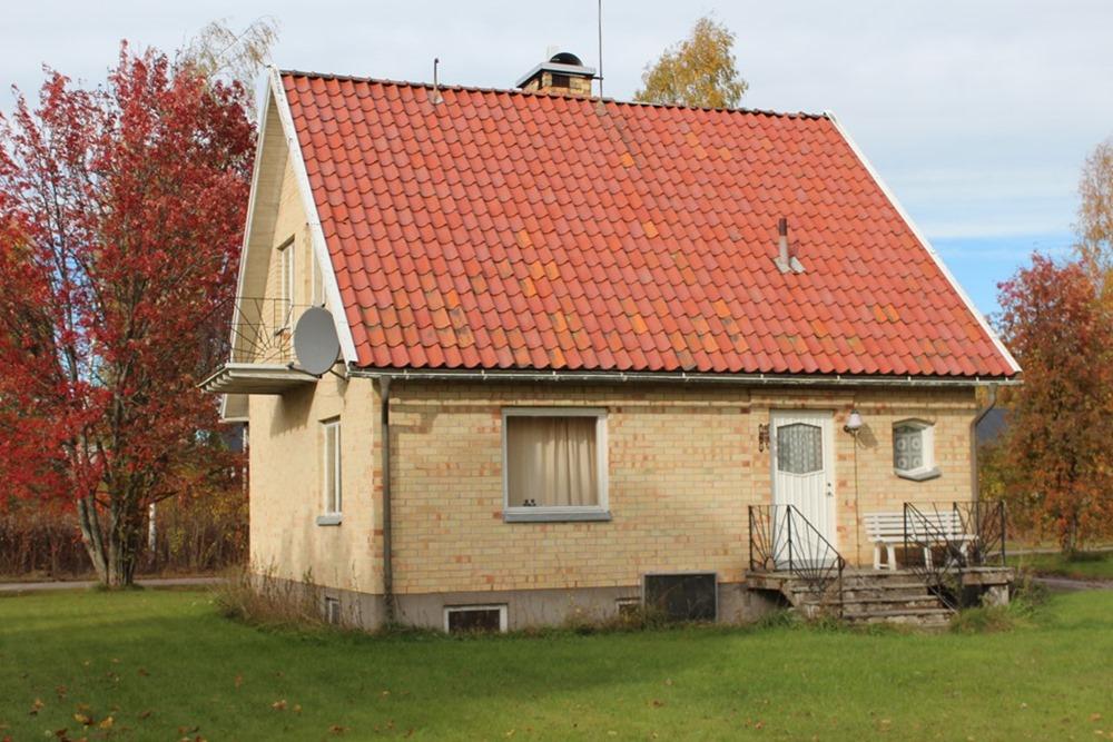 Fastigheten Torsby Norra Stöllet 1:83 Brunnsvägen 5, 680 51 Stöllet. Belägen i Torsby kommun, Övre Älvdal församling. Skattesats 35,33. Storlek Boarea 95 m², biarea 63 m².