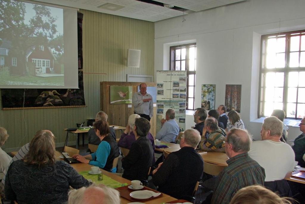 Förstudie Logi Björn Dahlström informerar i Gysinge om hur de arbetat med ett stugprojekt på Gotland.