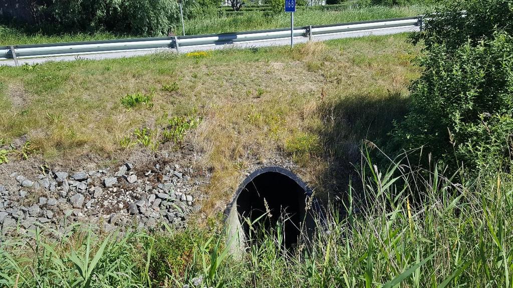 Trafikverkets vägdike för Marstrandsvägen (väg 168) som går mot Kyrkebäcken.