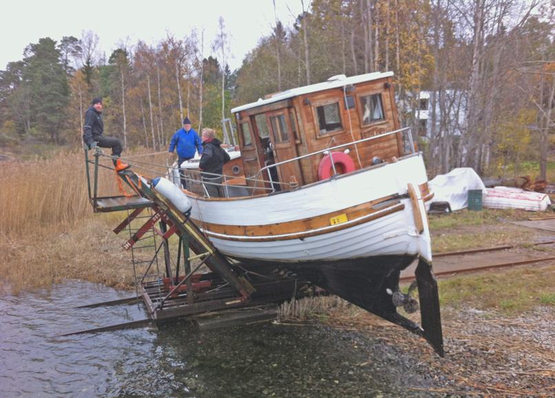 Våren inleddes med ostadigt och blåsigt väder.