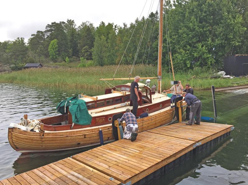 En isgående träbåt byggd av marinen 1934 - stabil m.a.o.