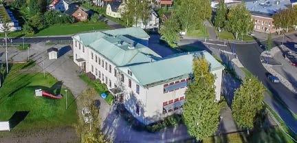 Edenskolan Friskola Välkommen till Edenskolan! Vi är Bollnäs äldsta friskola. 2018 firar vi faktiskt hela 20-år! Vi är en F-9 skola med fräscha lokaler på Gärdet mitt i centrala Bollnäs.