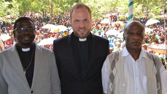 Verksamheten i utlandet Verksamheten i utlandet Evans Orori, David Appell och Mekonnen Geremew i Konso lingar och bara en (1) pastor men planerar att viga fler präster inom det närmaste.