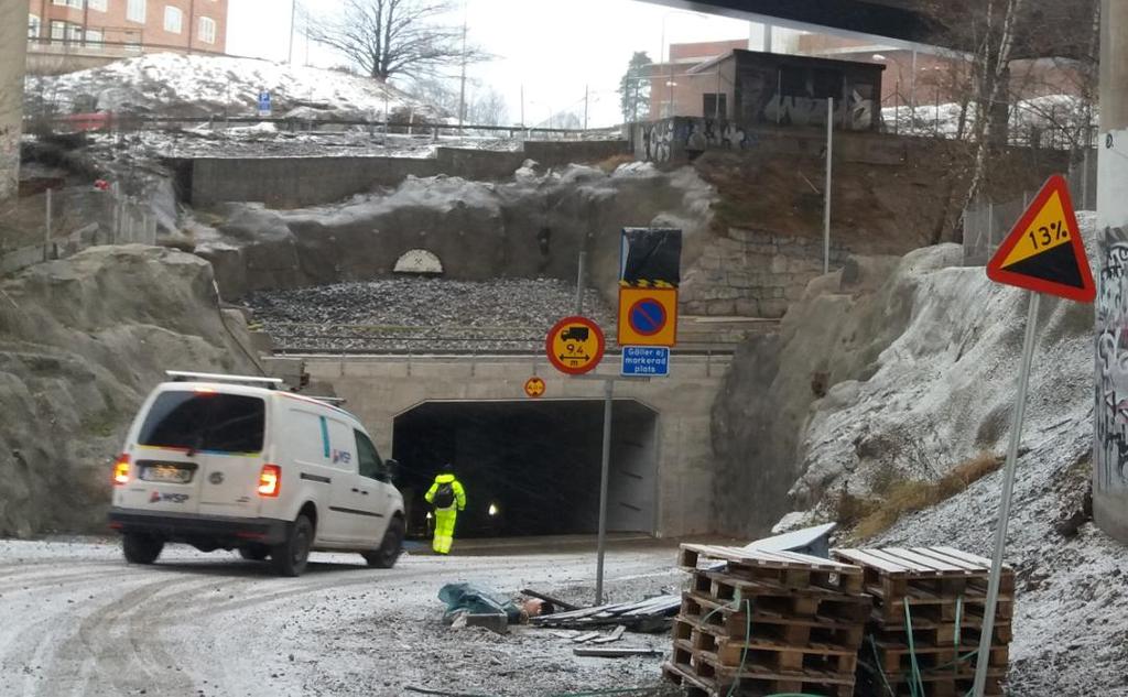 22 Beskrivning Figur 4. Fotografi taget under platsbesök 20161202 som visar den befintliga tunnelinfarten till Citybanan vid Tomteboda.