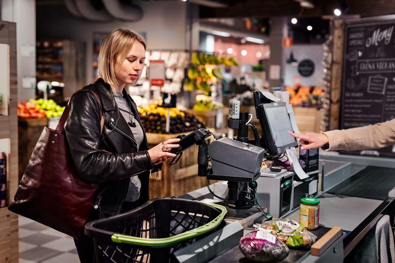 FRÅN LANTHANDEL TILL E-HANDEL TILL VAD? I takt med att handeln utvecklats över åren har vi också sett olika butiksformat växa fram. Vi har till exempel gått från lanthandel till stormarknad.