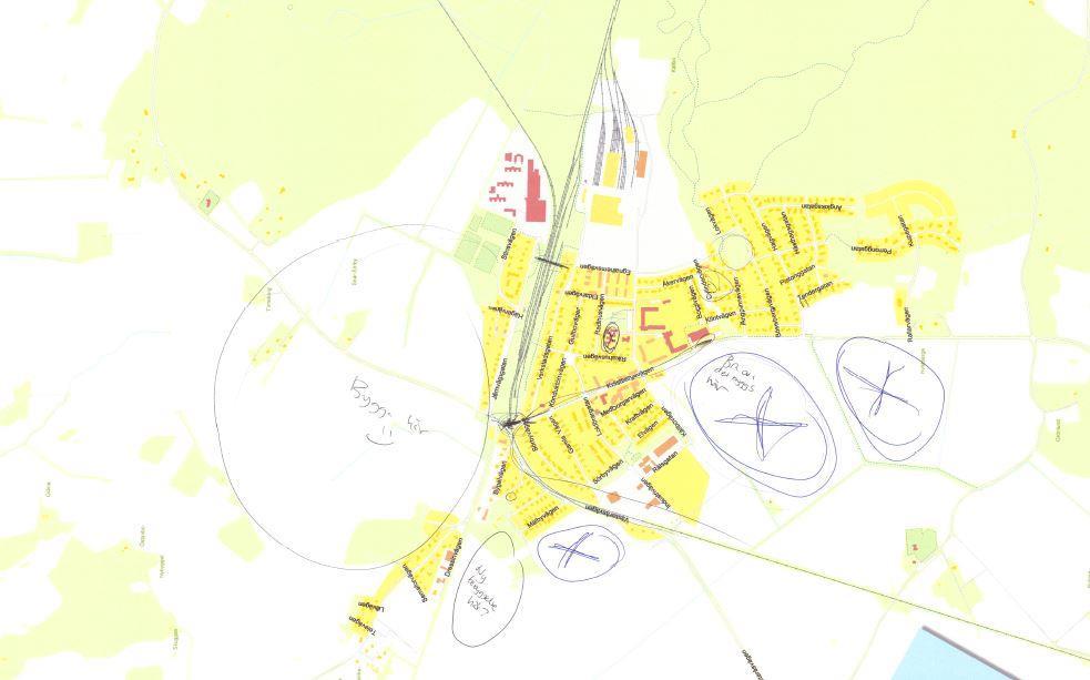 TEMA 3: NÄRINGSLIV OCH BOENDE BOENDE Vilken typ av boende behövs på orten? 55+ boende, ej insatslägenheter. Ev. dispositionsavgift, nära centrum Alternativ till villa, t.ex. insatsradhus.