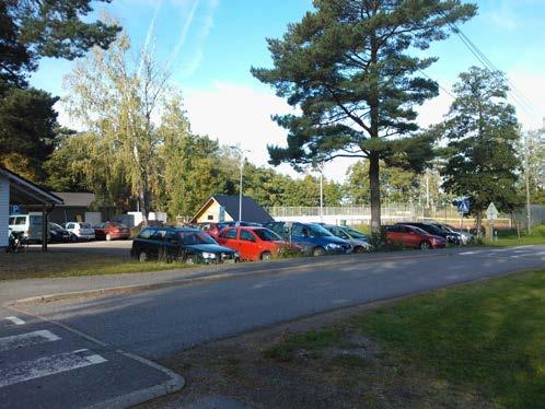 Urheilu- ja virkistysalue Verkkanintieltä katsottuna. Parkeringsplanen på VU-området.