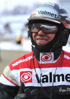 kuskar och ryttare v75-ligan Segerrikaste kuskar på V75 och i övriga divisionslopp. Örjan Kihlström Namn Hemmabana Starter 1:a 2:a 3:a Vinstsumma Kihlström Örjan S 274 37 35 25 11.155.