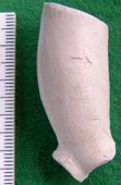 Kritpipan ovan till vänster (fig26) är holländsk pipa med en