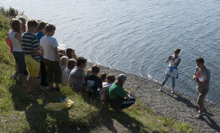 Chauffören hade fått samma idé som jag, att fotografera vyn över Oviksfjällen.