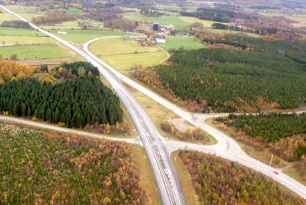 Planerad ombyggnad innebär att nuvarande vägsektion breddas från 13 m till 18,5m. En ny trafikplats anläggs öster om Hörby.