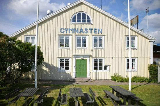 Kalmar Gymnastikförening Bildades 7 mars 1922 och hade då verksamhet i Tullbroskolans gymnastiksal. Initialt var det ca 20 medlemmar. Idag har vi strax under 800 medlemmar mellan 2 och 85 år.