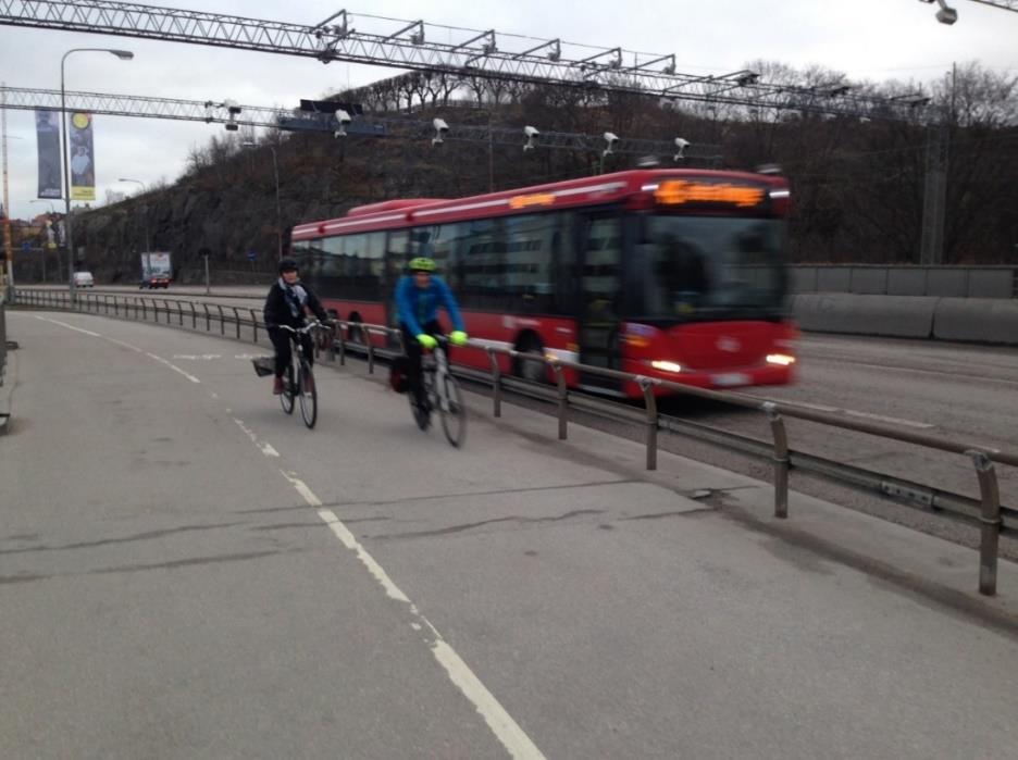 Figur 28. Danvikstullsbron i riktning från centrum och mot Henriksdal station. Figur 29.