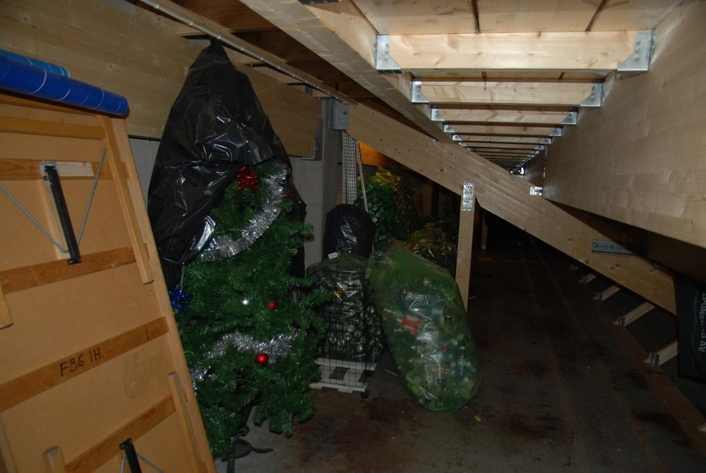Figur 6 - Förvaringsutrymme under den norra läktarsektionen.