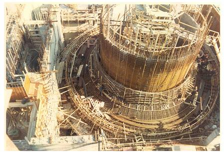 47 Figur 45: En av reaktorinneslutningarna i Barsebäck under byggskedet.