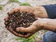 Hekla Gröna Tak väger, vattenmättad och utsatt för 0 cm tryck, 50 kg/m. Hekla Gröna Tak har en vattenhållande porvolym på 50 % vid 0 cm tryck.