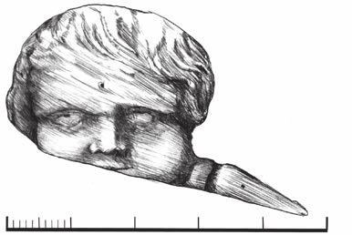 riksäpplets skal 0 0,5 m Fig. 7.14. Större kerubornament som av den grunda reliefen och det monumentala formatet att döma har varit placerad på akterspegeln. Illustration: Niklas Eriksson. 0 1 m Fig.