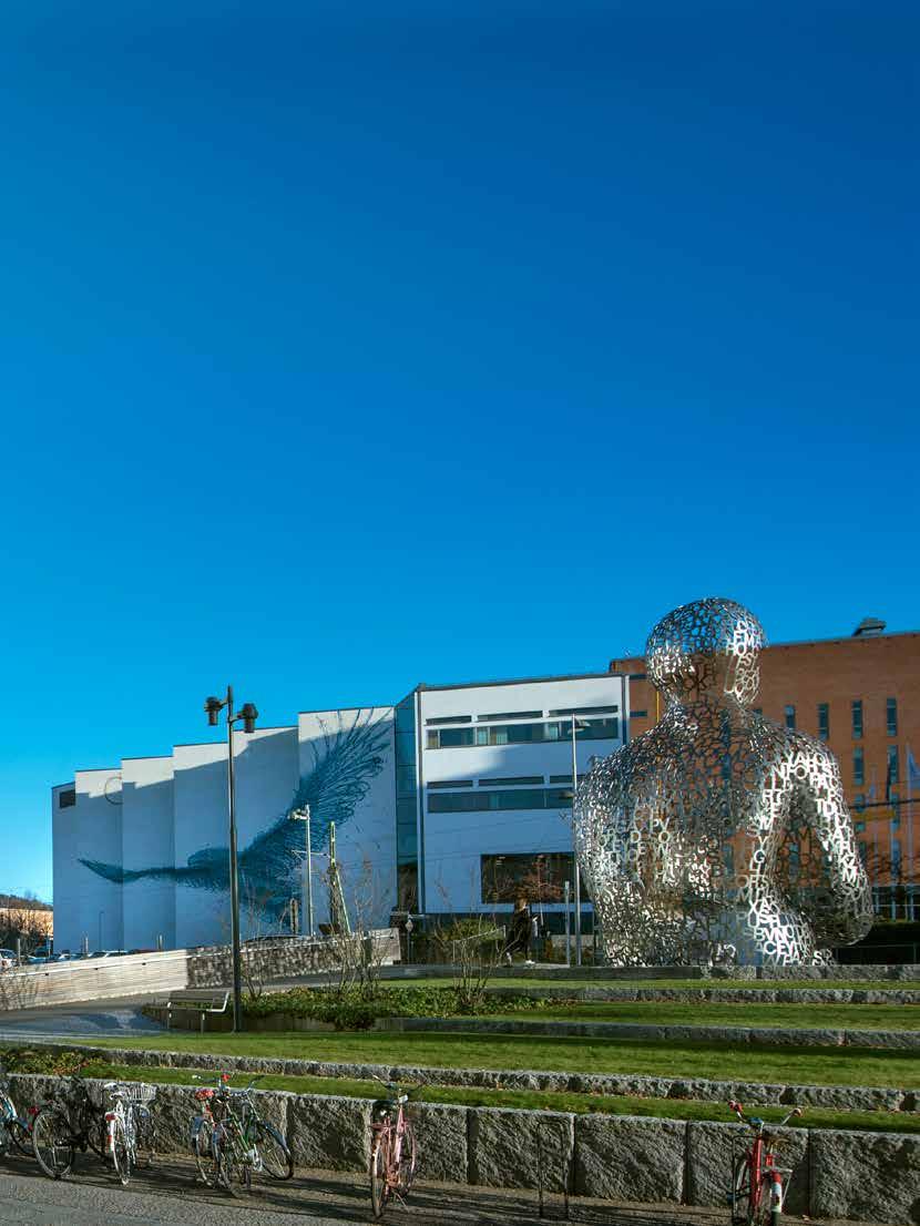 ETT LÄROSÄTE MED UNIVERSITETSKVALITETER Budgetunderlag 2018 2020 Högskolans övergripande profil sammanfattas i begreppet Vetenskap för profession, som innebär att högskolan bedriver högre utbildning