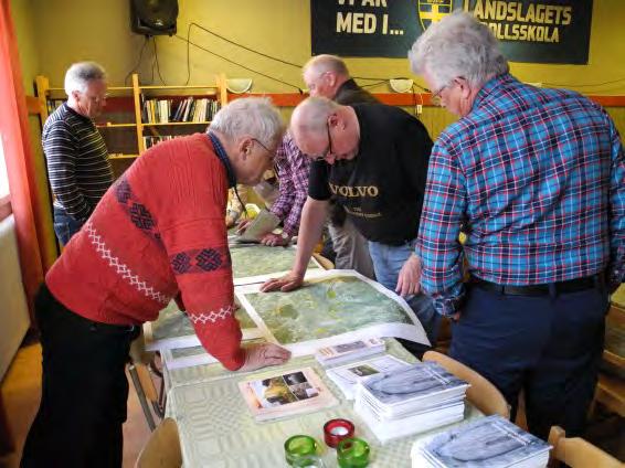 Projektet omfattar Västerbotten på svenska sidan och Österbotten på finska sidan och består bl. a. av kunskaps- och arbetsutbyte länderna emellan. Bild 3. Presskonferens i Österbotten. Bild 4.