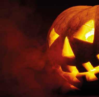 HALLOWEENFIRANDE På Hotell Toppen Fre 2/11 kl 22-02 På scenen har vi DJ M G3N (även känd som Mattias Forsgren) som gjort succé