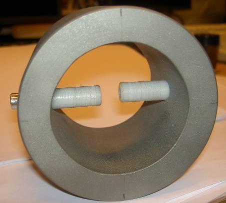 Deformation (µm) Kraft (N) 29,7 mm Rör 71,0 mm LVDT Skruv LVDT Extensometer Figur 8 Stålprov med placering av LVDT och extensometer.