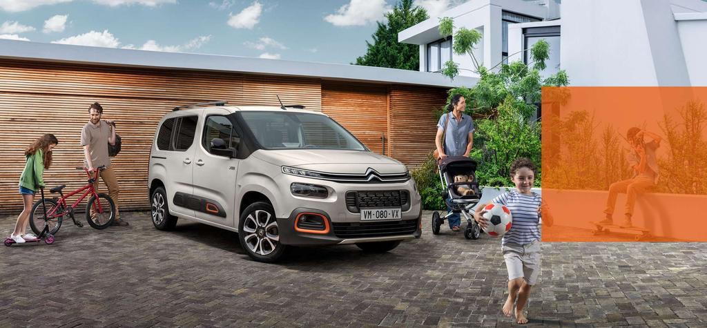 DESIGN PERSONLIG OCH STILSÄKER En upphöjd, kort motorhuv som tar en självklar plats på vägen, en breddad front med tydlig Citroënkaraktär, framflyttad vindruta, Airbumps med olikfärgade detaljer*