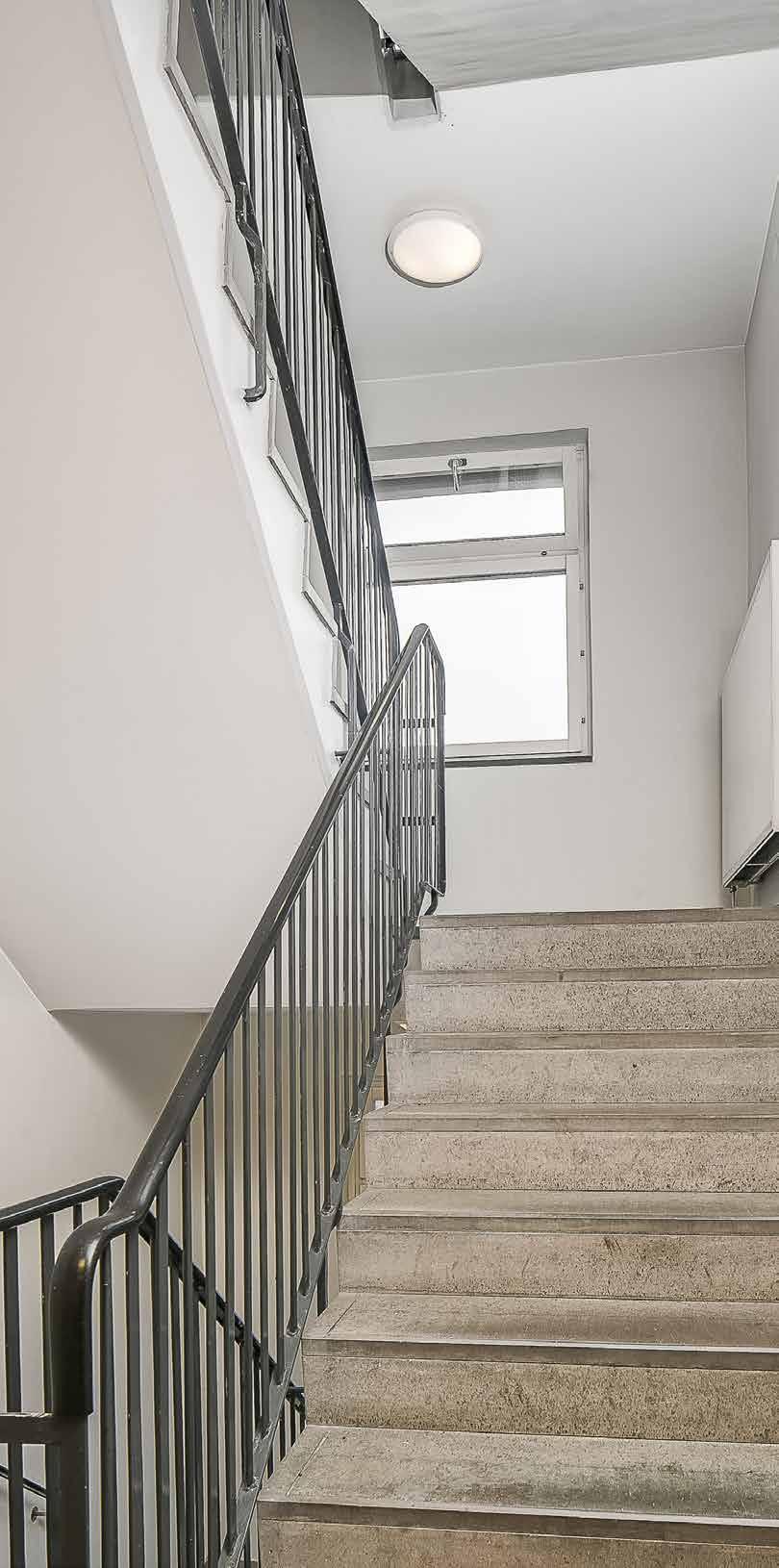 Sammanfattning FREJA 14 & HÄSTEN 4 Fastigheterna är belägna i mycket attraktiva lägen Freja 14 i Karlstads mest centrala stadsdel och Hästen 4 i ett av Karlstads attraktivaste bostadsområden.