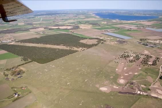 Horna sandar och Sånnarna Horna sandar och Sånnarna är vidsträckta trädesmarker väster om Åhus. Stora arealer upptas av sandiga, torra trädesmarker, både betade och obetade.
