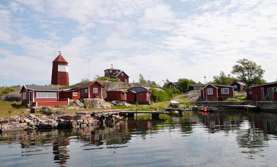 3 Förutsättningar husgrunder, även kallat tomtningar, med vikingatida dateringar. På ön finns också rester av så kallade gistgårdar, där fiskarna torkade sina nät, samt båtlänningar.