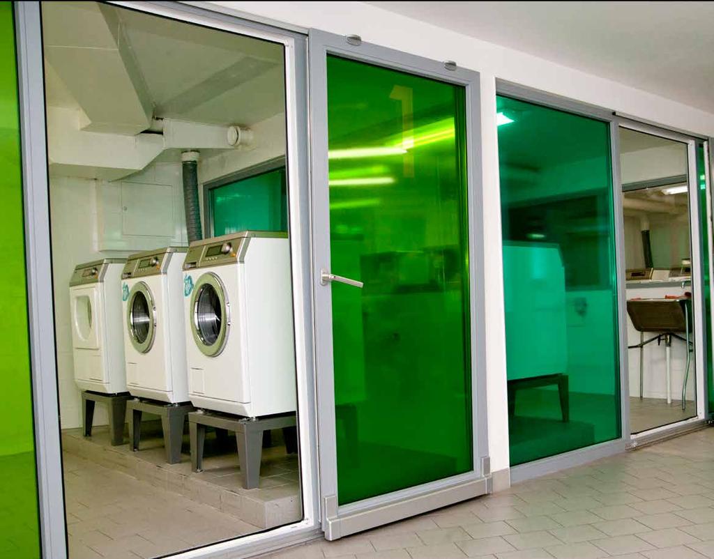 Varje tvättstation består av två tvättmaskiner (PW 6055), en torktumlare (PT 7136) och ett torkskåp (TS 120 E).
