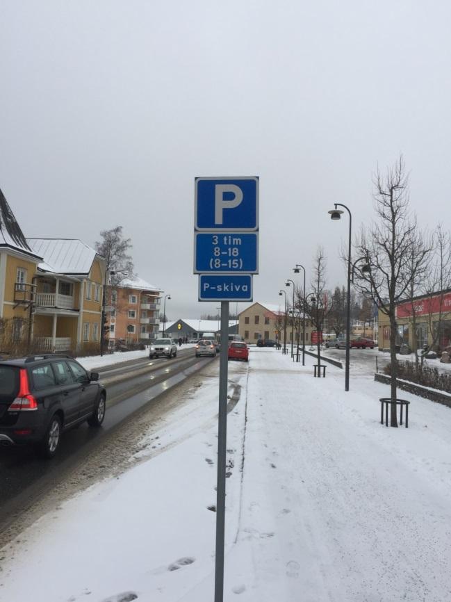 Regleringsformer Lindesbergs kommun har infört ett antal lokala trafikföreskrifter för att reglera parkeringen på allmänplatsmark inom kommunen.