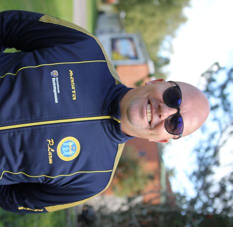 Mrk1,2,3 (Mental Rådgivningkurs med Johan Plate). ISSF:s Coach C-licens och B-Kurs. Skyttemeriter: ansvarig för falling target landslaget mellan 2003-2010, internationell ledare sedan 2006.
