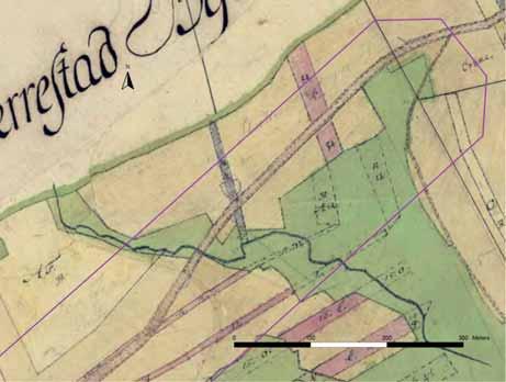 fundament (eller vid en bro?). En liknande symbol har lantmätaren redovisat längs samma landsväg men nordöst om St. Herrestads bytomt. Vid den senare symbolen har han skrivit ut ordet milstolpe.