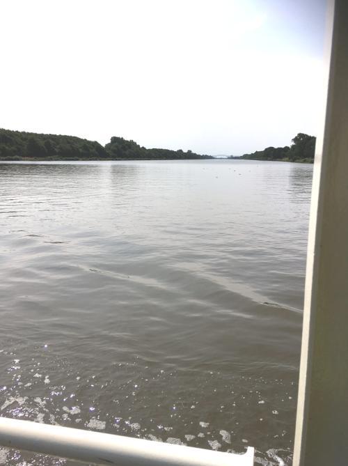 Vid lunch var det gott att kliva av, även fast kläderna limmades fast vid kroppen. Fantastisk god mat fanns på alla ställen.