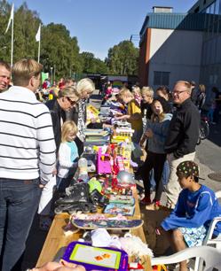 Kommunstyrelsen ansvarar för de flesta av kommunens uppgifter till exempel, förskola, barnomsorg och äldreomsorg.