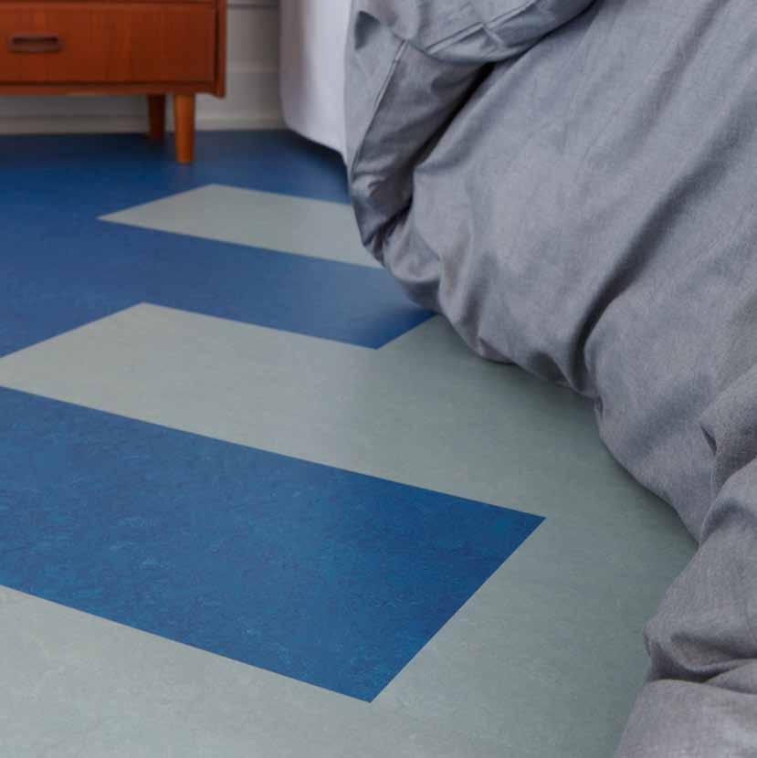 Ta hand om ditt golv Linoleum är i grund och botten väldigt lätt att hålla rent eftersom smutsen inte kan tränga ner i materialet.